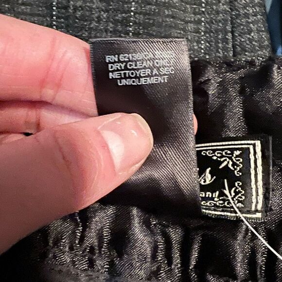 NWT! Guess capri pants. Size 28 - Picture 5 of 11